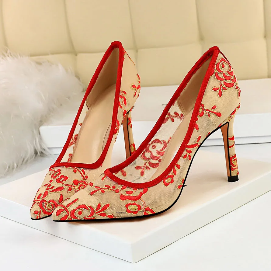Женские туфли на высоком каблуке 9,5 см; свадебные туфли-лодочки из кружевного сетчатого материала; женские летние туфли-лодочки синего цвета с вышивкой; Роскошные женские туфли на каблуке; Scarpins; размер 40 - Цвет: Красный