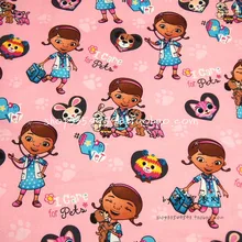 140 см ширина Doc Mcstuffins Розовый фон хлопковая ткань для девочек Одежда для шитья постельных принадлежностей домашний текстиль лоскутное DIY-AFCK088