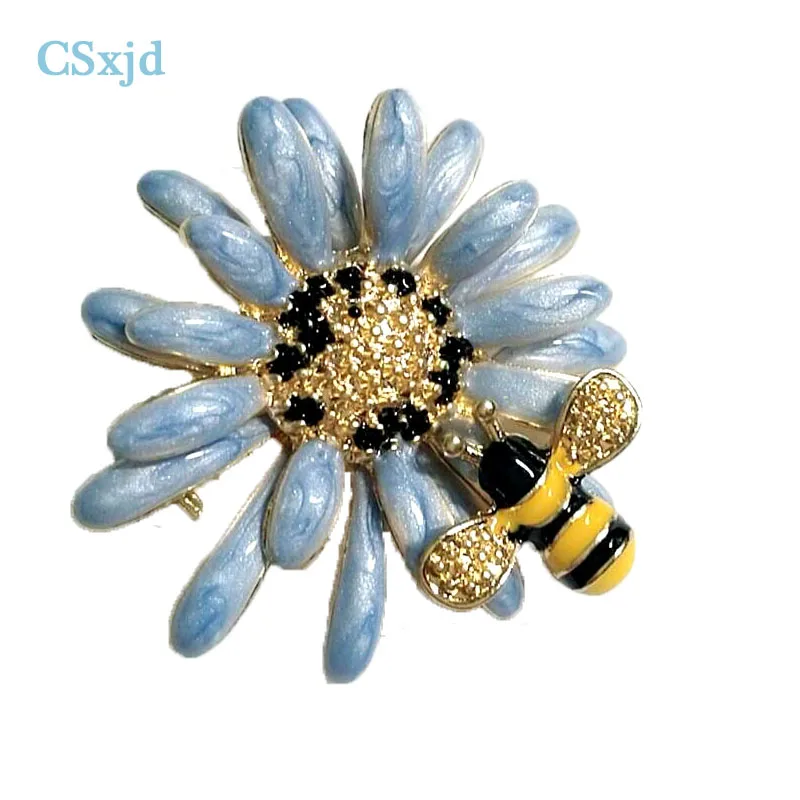 

CSxjd Pretty Enamel Daisy Flower Chrysanthemum little bee Brooch Pins Cute little bee Brooches for Woman Jewelry 2018 New