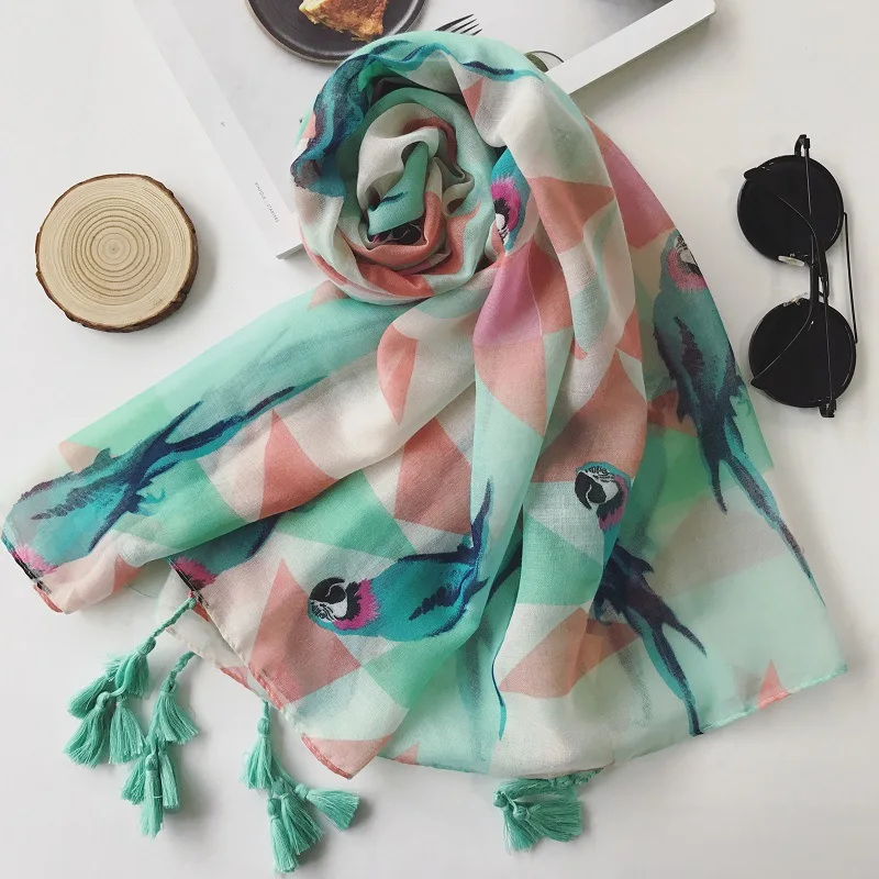 

Lovely Animal Bird Parrot Viscose Shawl Scarf 2017 Girls Design Green Tassel Pashmina Wrap Foulard Sjaal Bufandas Muslim Hijab