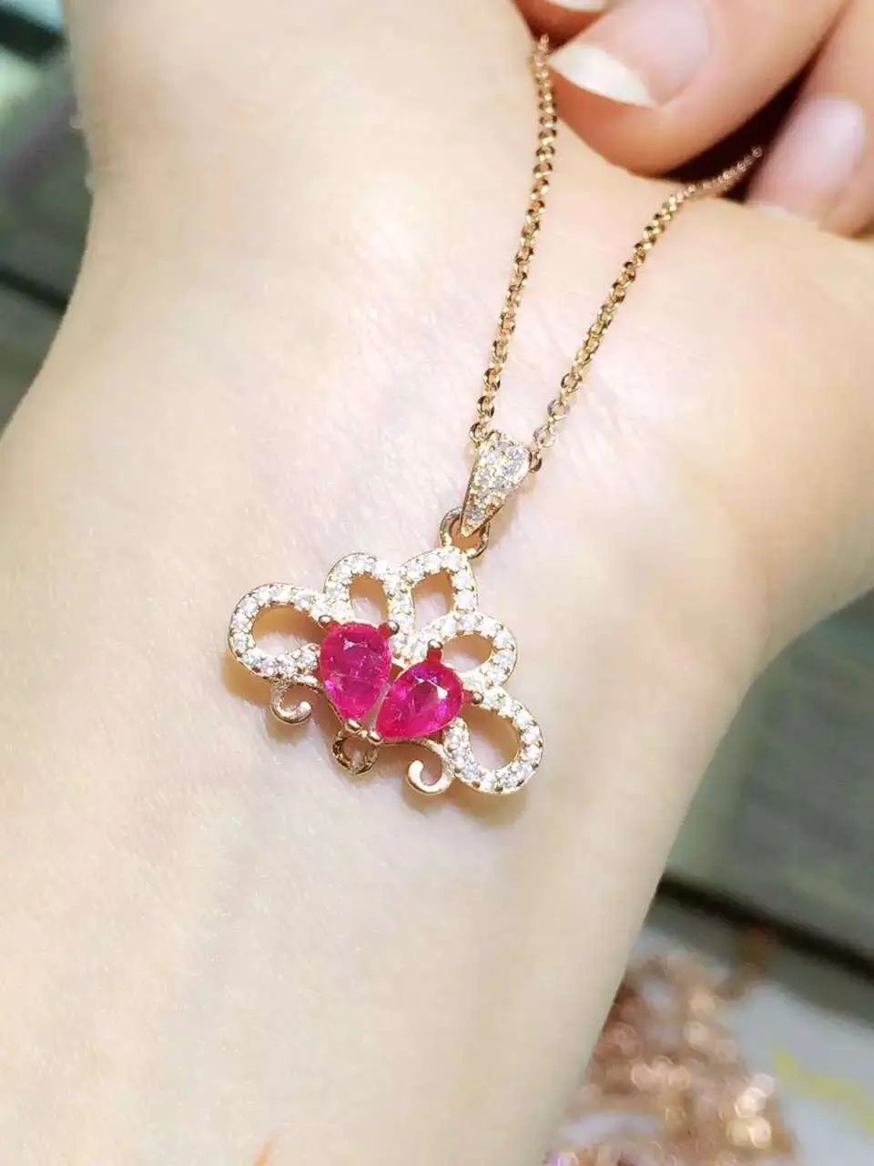 

2017 Collares Qi Xuan_Red Stone Fashion Pendant Necklaces_Real Red Necklaces_Quality Guaranteed_Manufacturer Directly Sale