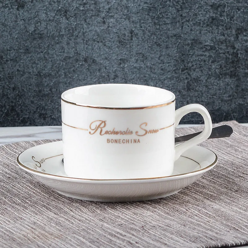 Новинка, короткие кофейные чашки в европейском стиле с ложкой, чашка для завтрака с блюдцем из костяного фарфора, керамическая посуда для напитков, подарок для влюбленных