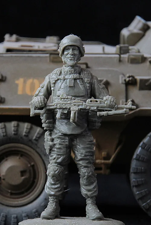 

Assembly Unpainted Scale 1/35 officer of Speznaz of modern Russia Historical toy Resin Model Miniature Kit