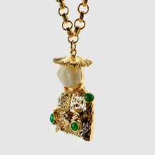 Color dorado con collar de cadena larga de la paz de Amorita boutique