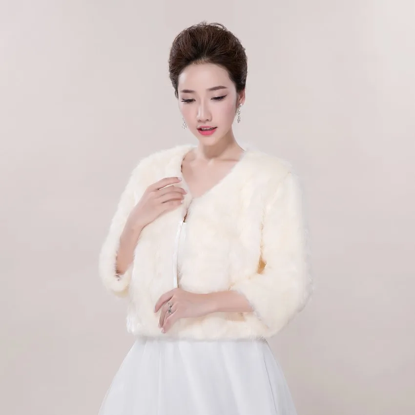 

2019 Elegant Champagne Bride Bolero Fur Coat Wedding Winter Cotton Jacket Faux Fur Stoles Free Shipping HU020