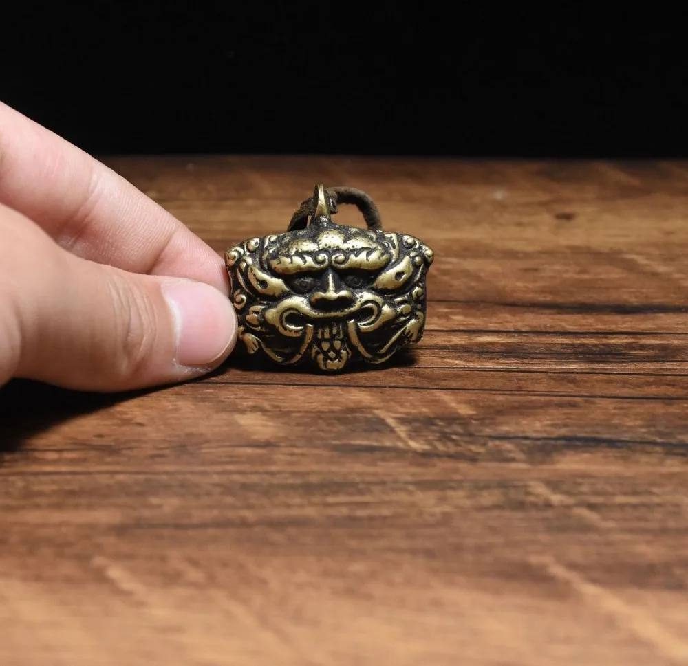 Collection OLD copper hand Hollowing carved Guanyin amulet pendant gift