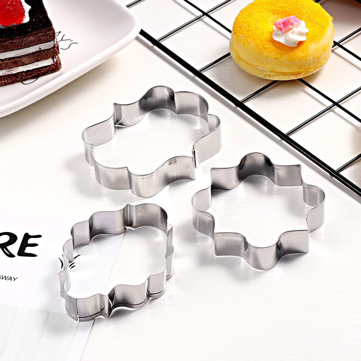 

BESTOMZ 4Pcs Metal Cookie Cutters European Blessing Wishes Wedding Frame Stainless Steel Baking Molds For Home Kitchen Baking