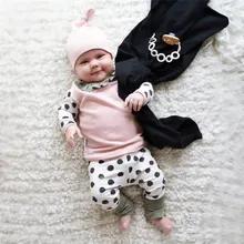 Новорожденных комплекты одежды для маленьких девочек Последняя Мода Осень Детские Одежда для девочек маленький милый горошек комбинезон+ Штаны+ шляпа 3 шт. комплекты для малышей