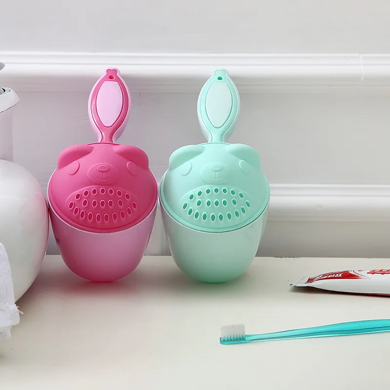 https://ae01.alicdn.com/kf/HTB1Fwy6bECF3KVjSZJnq6znHFXaq/Dessin-anim-mignon-b-b-casquettes-de-bain-flaque-d-eau-shampooing-tasse-enfants-bain-Bailer.jpg