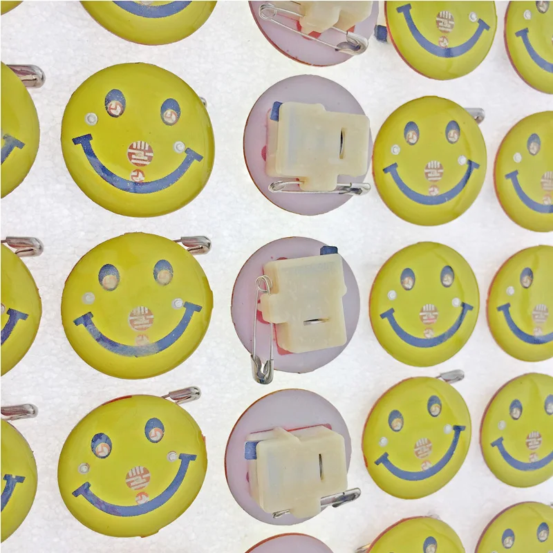 smile brooch (4)