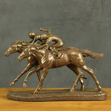 Скульптура персонажа, предметы мебели для верховой езды, декоративные фигурки в европейском стиле, поделки из резины