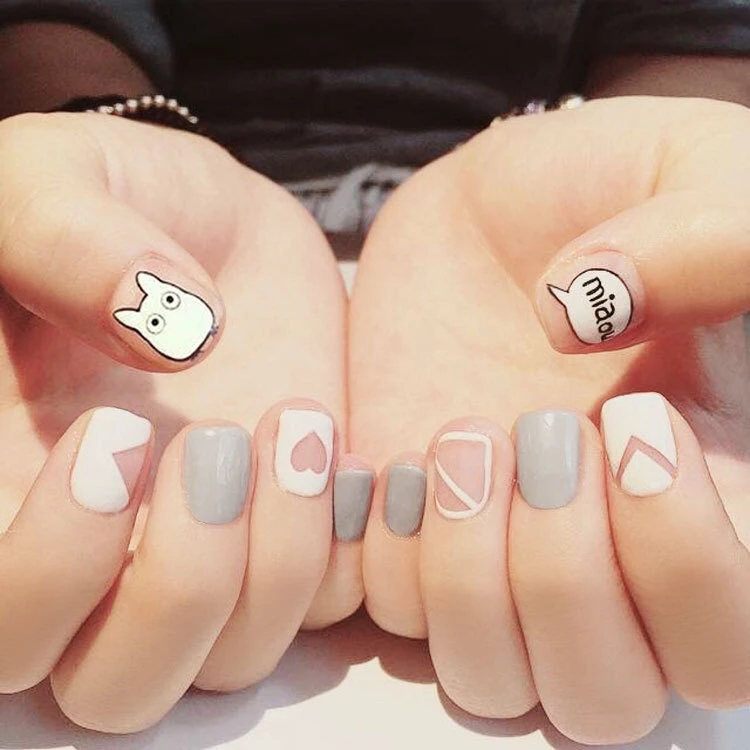 

2018 New Designed Cute Cartoon False Finger Artificial Nails 24Pcs Short Oval Finished Fake Nails with Glue Sticker