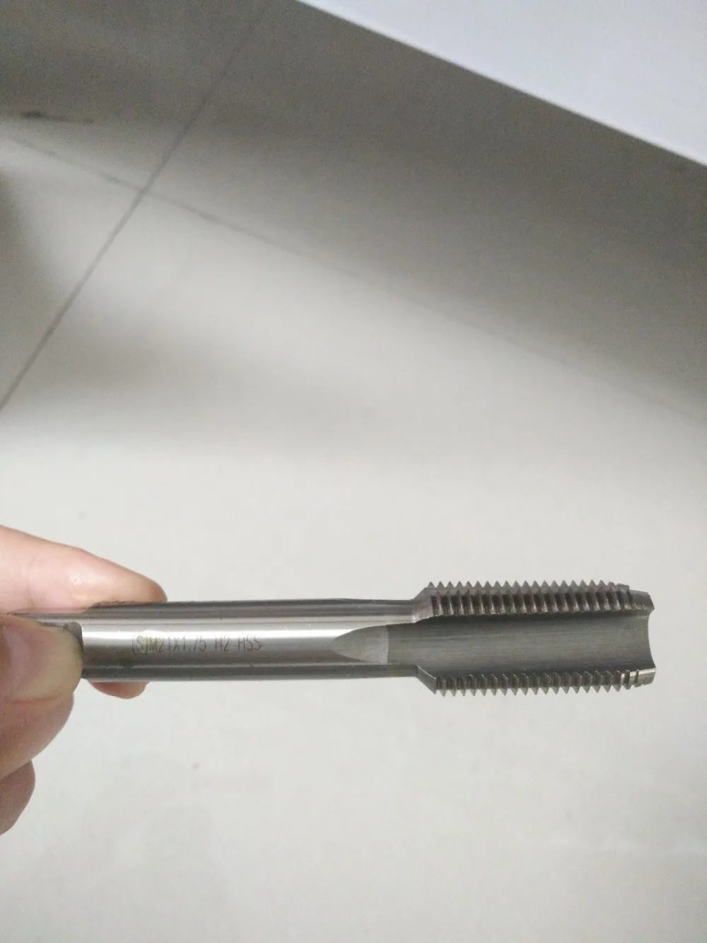 (1pcs) 21mm x 1.75 Metric HSS Right hand Tap M21x 1.75mm Pitch high quality