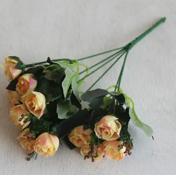 10 шт. искусственный букет роз цветок поддельные цветок аксессуары 12 головок для свадьбы дома декоративные искусственные цветы - Цвет: Шампанское