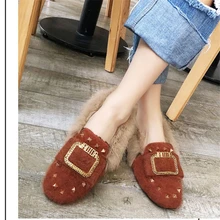 Косматые тапочки; женская обувь; лоферы с заклепками; цвет черный, желтый, бежевый; модная пушистая женская обувь из флока без застежки; Меховая зимняя обувь на плоской подошве; большие размеры 44