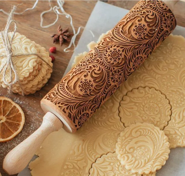

2018 Christmas Embossing Rolling Pin Baking Cookies Biscuit Fondant Cake Dough Engraved Roller Reindeer Snowflake Dropshipping