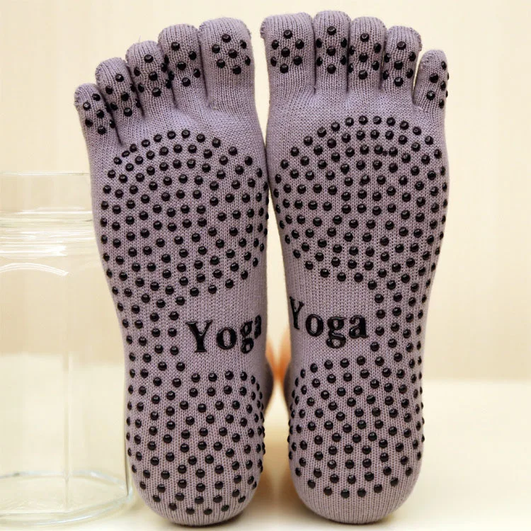Пять пальцев носки для йоги женские профессиональные силиконовые круглые носки резиновый нескользящий Топ для занятия танцами Пилатес тренировочный спортивный носки - Цвет: grey and black