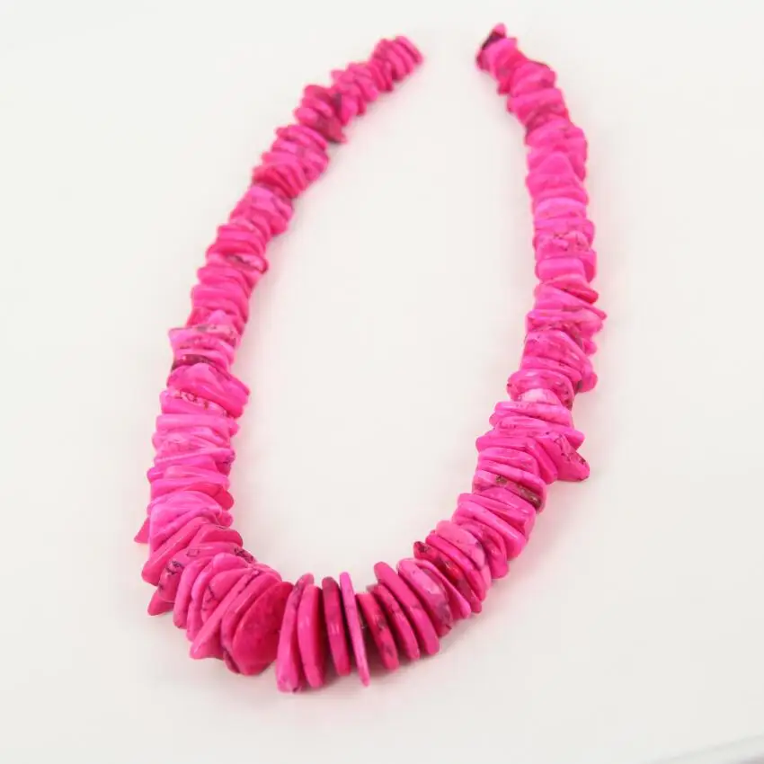 

Approx 140pcs strand Freeform Spacers Fushcia Howlite Loose Beads for Necklace,Graduated Magnesite Stones Slice Charms Pendant