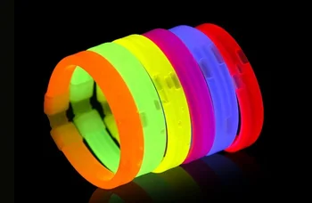 

300pcs 15*200mm Multi Color Glow Fluorescence Light Sticks Bracelet Necklace Light Neon Xmas Party Flashing Toy wen4761