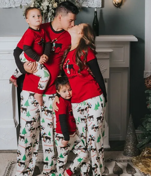 Семейные рождественские пижамы комплект Одинаковые комплекты для семьи отец мать дочь комплекты детской одежды пижама семейная одежда