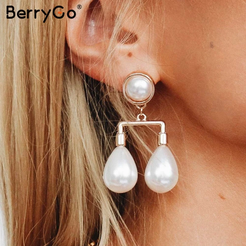 

BerryGo women earrings Statement water drop pearl jewerly Fashion big pendant ladies accessories Party elegant retro earrings