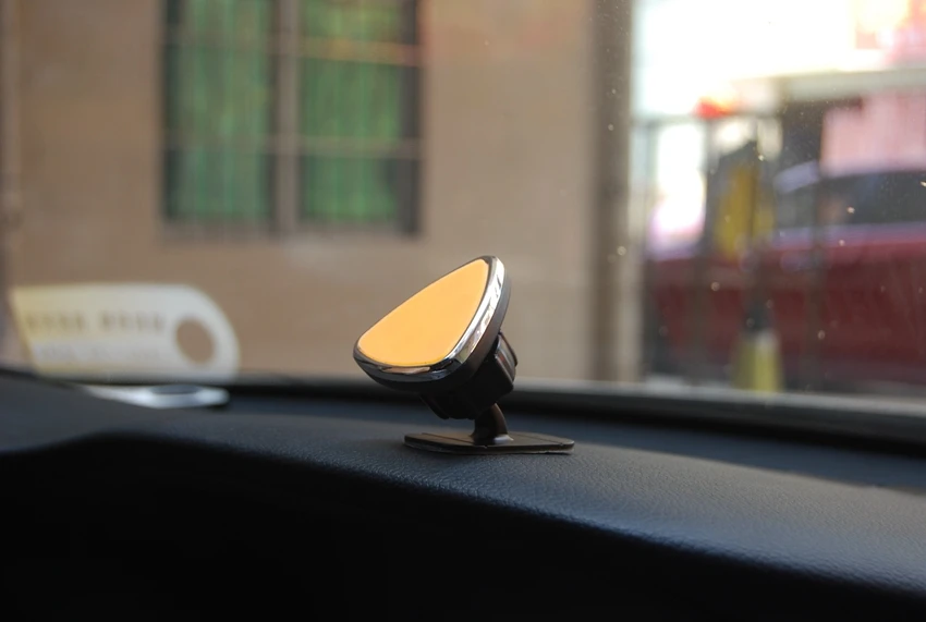 magnetic car holder (12)