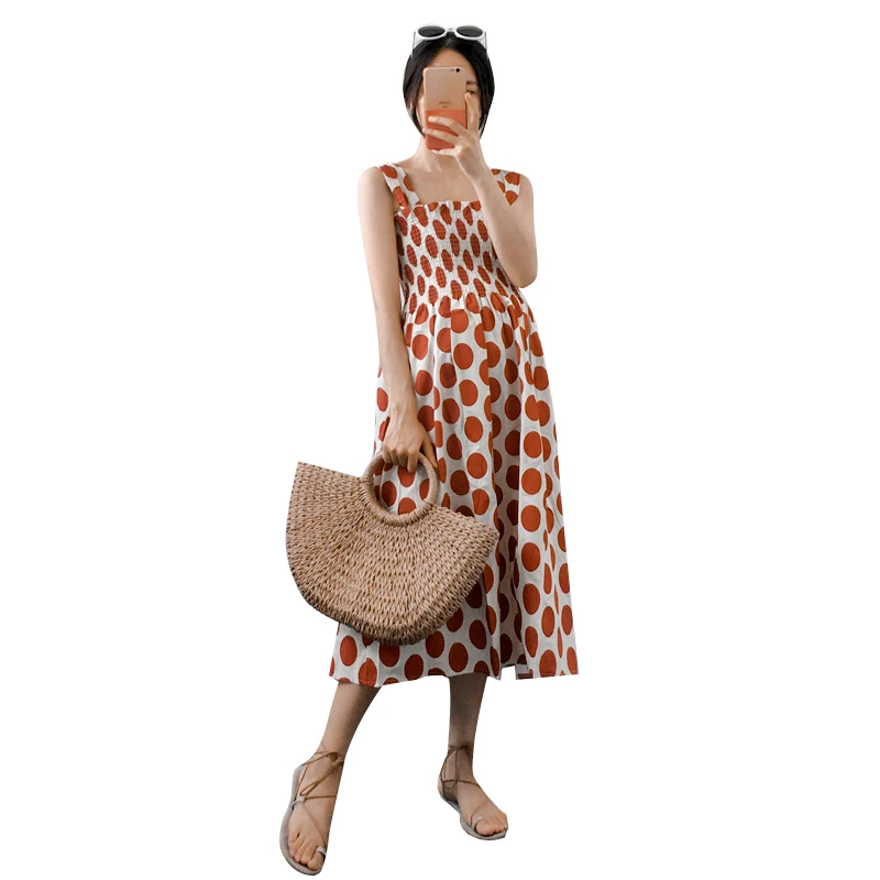 

2018 new maternity dress retro wave point sling long skirt Korean version of the loose hot mom out beach skirt maternity dress