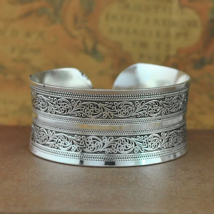 Антикварные тибетские серебряные браслеты