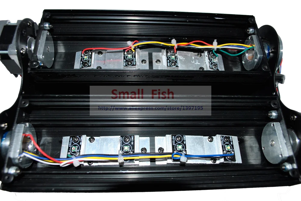 4xlot Бесплатная доставка Мини светодио дный Паук свет 8x3 W RGBW один Цвет перемещение головного света диско DJ DMX вечерние KTV этап луч световые
