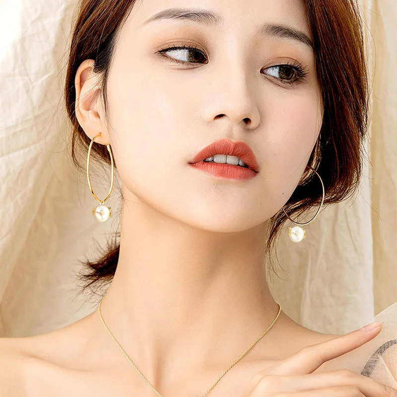 

1 Pair Elegant White Pearls with Crystal Bee Drop Earrings for Women Simulated Pearl Circle Earrings Fashion Jewelry Brincos