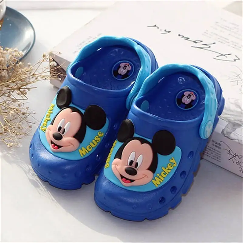 

Disney LED flash children cool slippers cartoon Mickey boys sandals summer non-slip bathroom beach hole shoes size 24-35