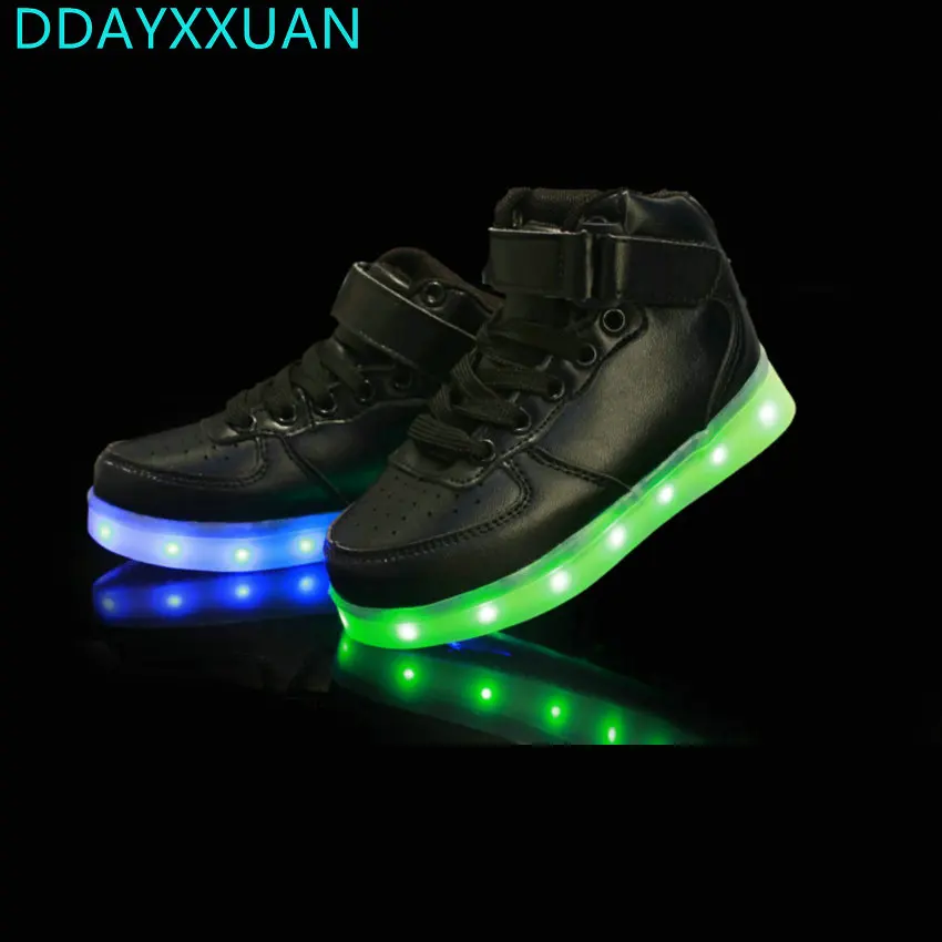 светящиеся кроссовки для девочек. детские красивые светящиеся ботинки для мальчиков. скетчерс светящиеся детские. кроссовки с подсветкой. светящиеся led кроссовки "wings" с юсб.