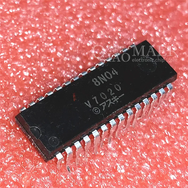 

5PCS V7020 IC DIP28
