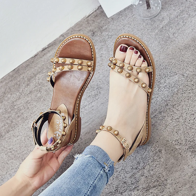 

2018 new sandal women's summer Korean version of flat-bottomed retro Poe root buckle women's shoes