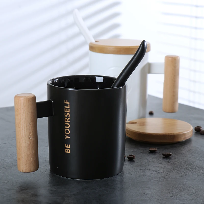 

Brief Ceramics Mugs White and Black Coffee Cups Special Wooden Handle Mugs with Lid Spoon Home Breakfast Milk Cup Xmas Gifts