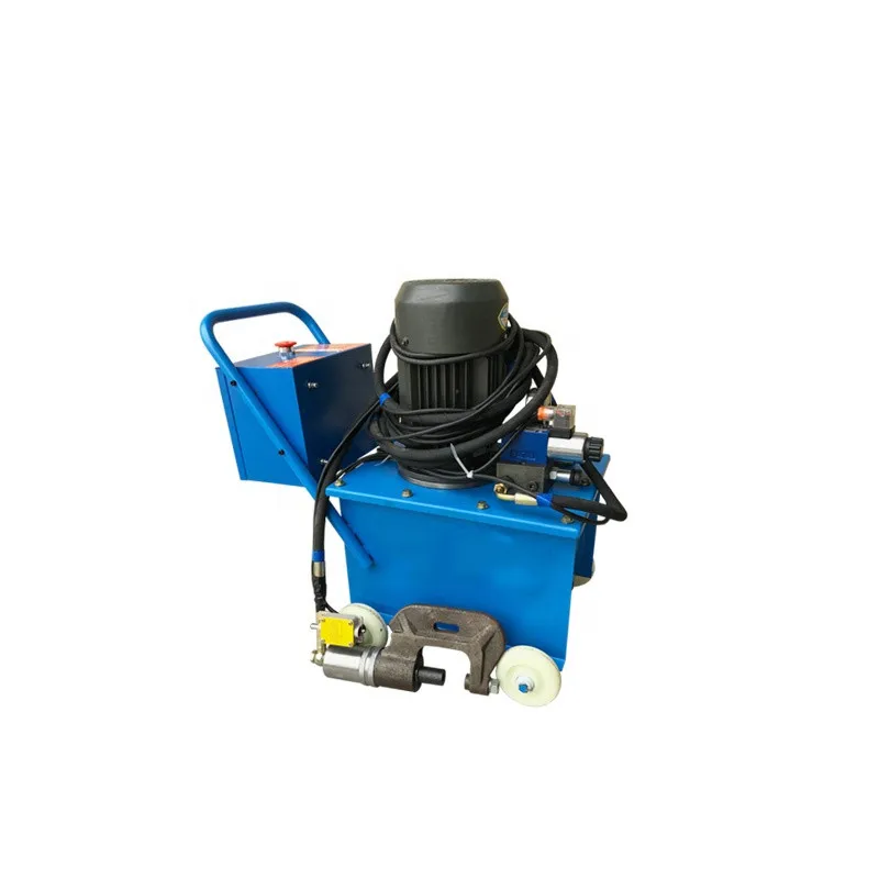 

Hydraulic driven riveting machine for rivets pressing