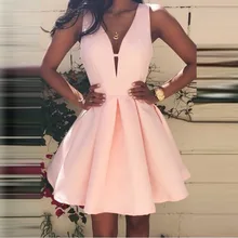 Robe de cocktail courte Короткие коктейльные платья Дешевые вечерние бальные платья с v-образным вырезом Розовые атласные платья для выпускного вечера