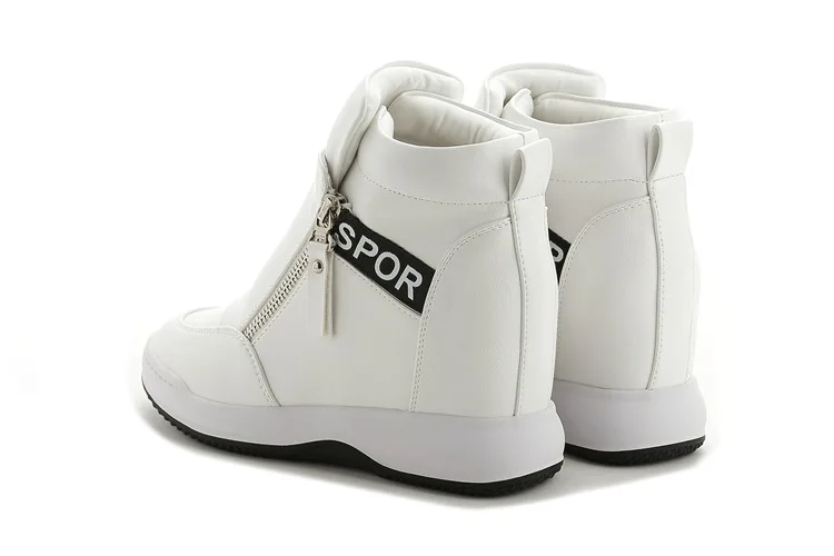 3481158384_2069535536