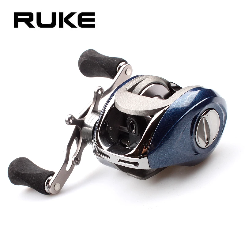 Baratos Carrete de pesca Ruke, carrete de fundición, modelo BC100, relación de engranaje 5,1 1 carrete de aluminio freno magnético EVA pomo 218g Max Drag 4,5 KG