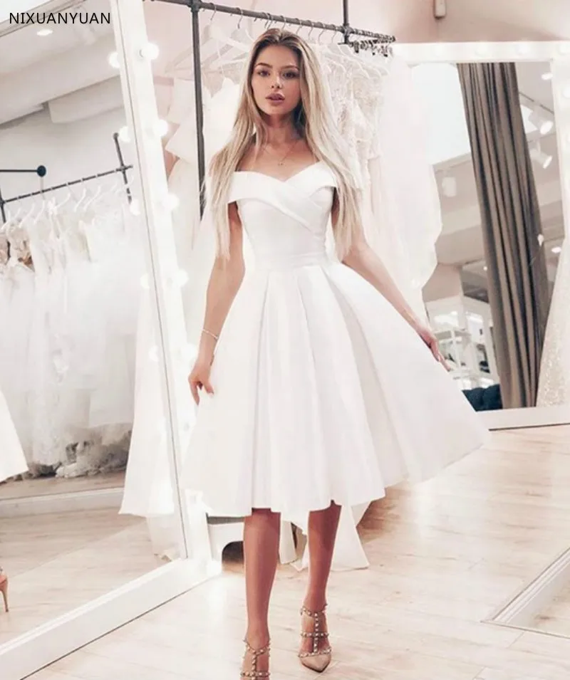Zomer Off Shoulder Korte Trouwjurk Eenvoudige Knie Lengte Satijn Goedkope 2020 Nieuwe Aankomst Bruid Jurken Witte Bruidsjurken Zomer Off Shoulder Korte Trouwjurk Eenvoudige Knie Lengte Satijn Goedkope 2020 Nieuwe Aankomst Bruid Jurken Witte Bruidsjurken