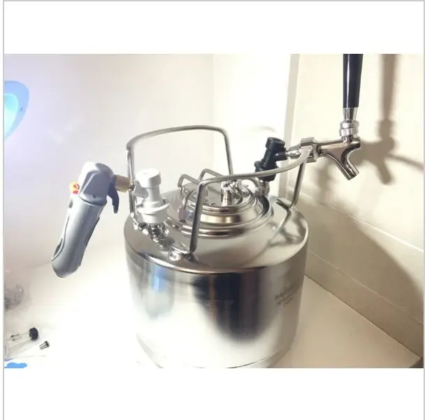 

2.5 gallon 10L Cornelius style Stainless Steel Beer Keg & beer faucet tap & co2 keg charger kit,homebrew set