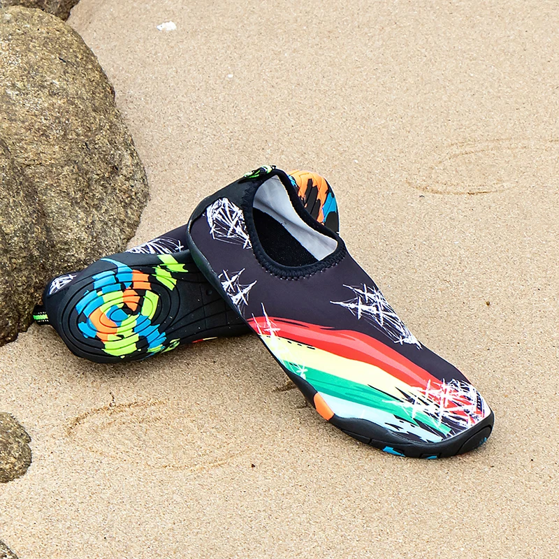 

Summer Water Shoes Men Beach Sandals Upstream Aqua Shoes Women Quick Dry River Slippers Diving Swimming Socks Tenis Masculino