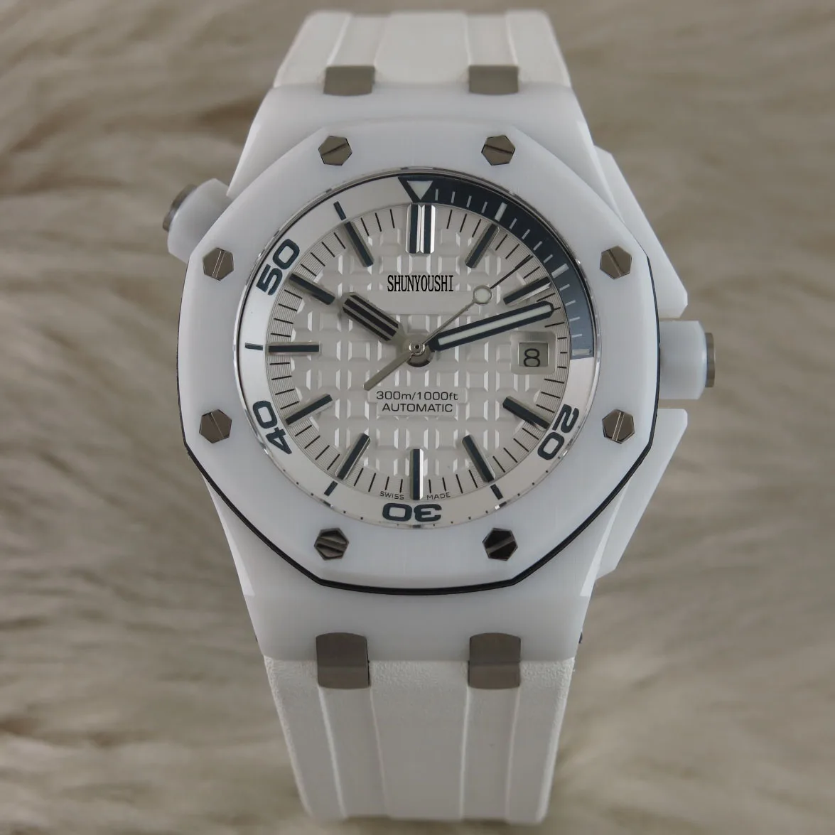 

Mens Watches Top Brand Runway Luxury European Design Automatic Mechanical Watch A06372
