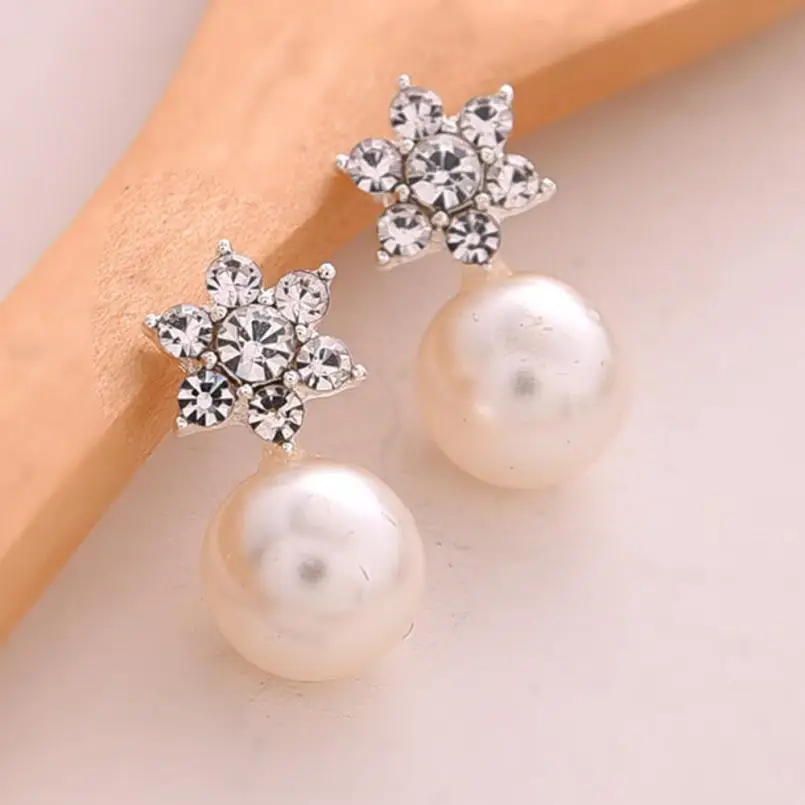 

2017 New Arrival Women Charm Jewelry Pair Snowflake Crystal Stud Earring Gift Delicate Aug 11