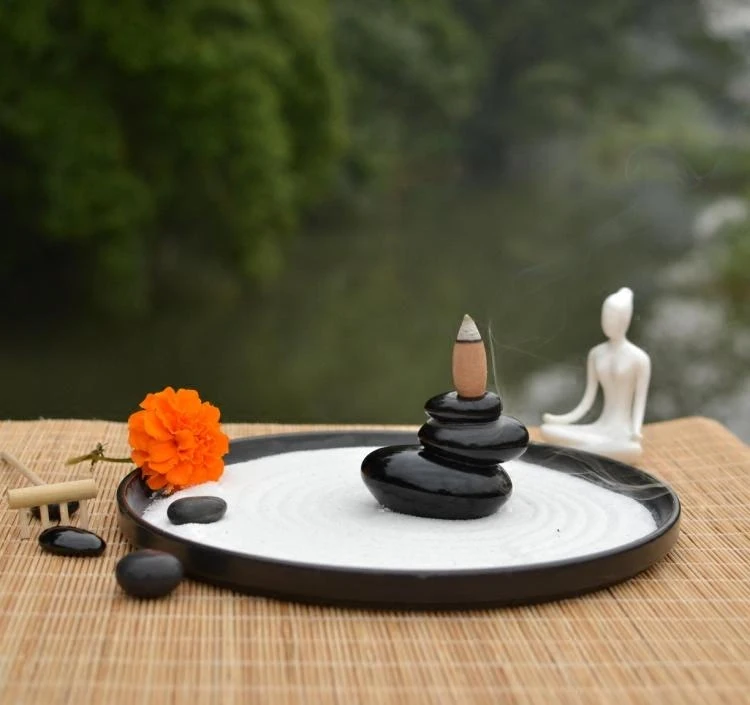Japan Style Yoga Zen Garden Statue Women Meditate Ceramic Craft