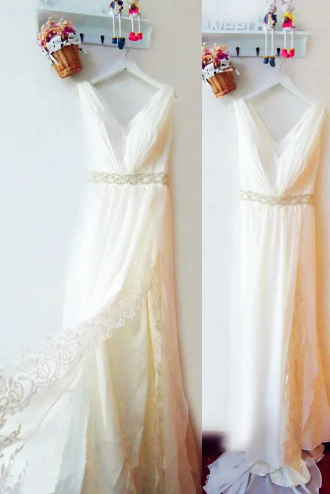 

Flowing V-Neck A-Line Split Wedding Dresses With Lace Beach Wedding Dress with Beads