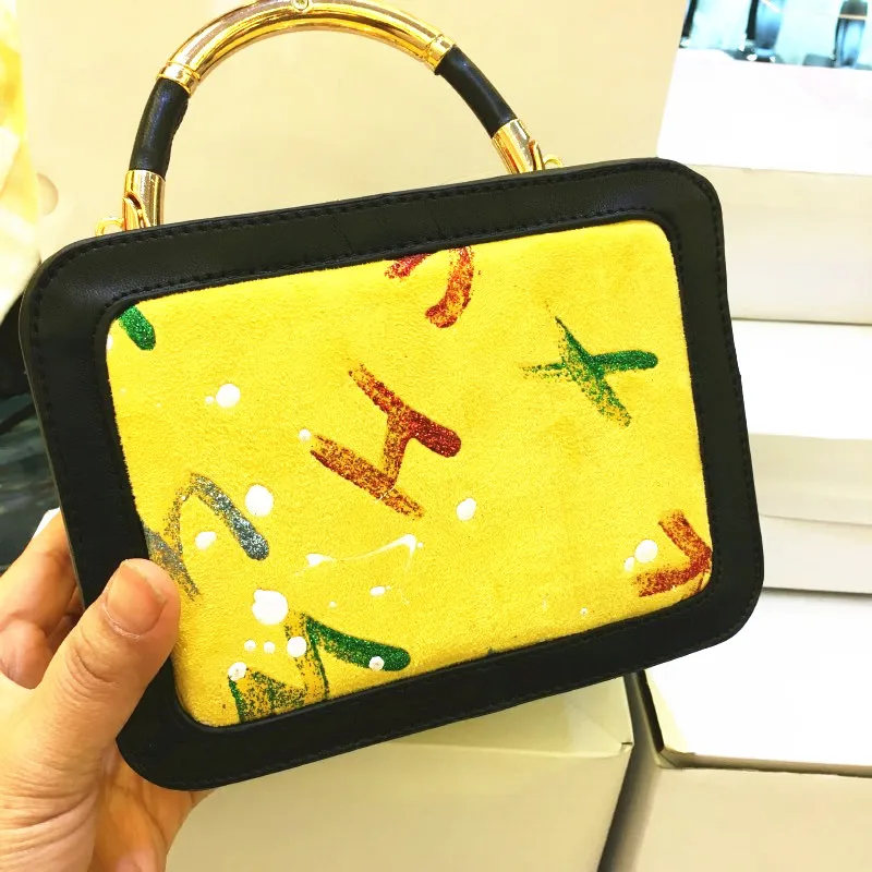 

2018 New England Style Design Women's Graffiti Letters Tote Bag Shoulder Messenger Ms. Bags Banquet Bags