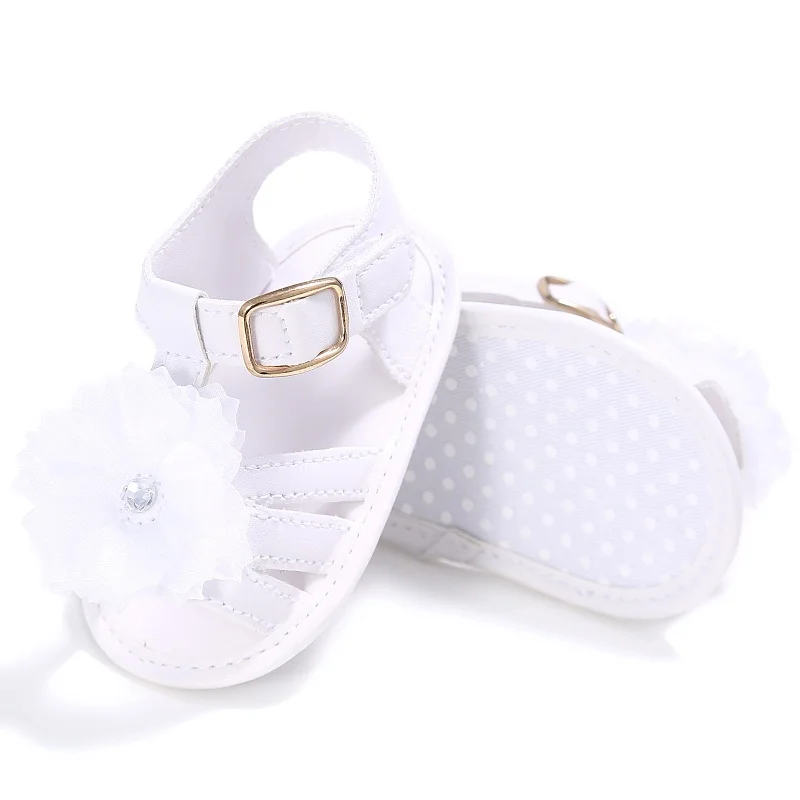 Для маленьких девочек модные сандалии из кожзаменителя Дети полые цветок противоскольжения летом Обувь