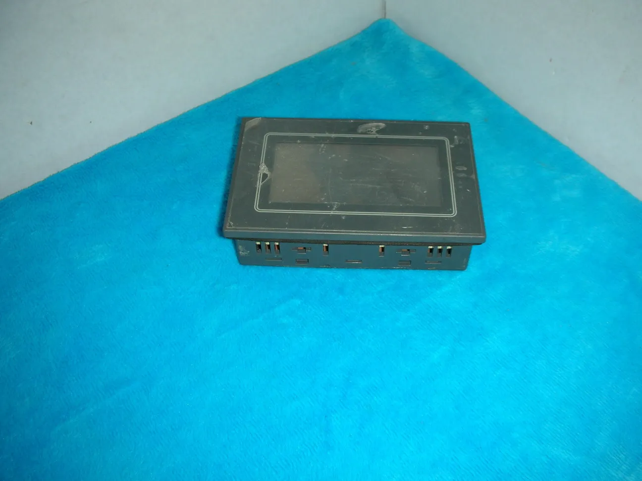 все цены на 1PC USED Original genuine screen AIGT0030B1 GT01 онлайн