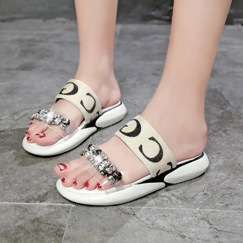 

2019 New Summer Women Slippers Sandals Flat Shoes Women Fashion Breathable Crystal Sandals Elegant Beach Sanda 5J09